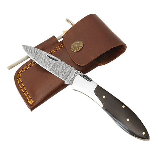Exklusives Messer aus Damaszenerstahl und klassischem Büffelhorngriff